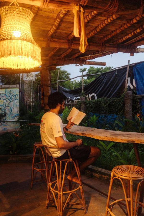 Beyond Community Lägenhet Auroville Exteriör bild