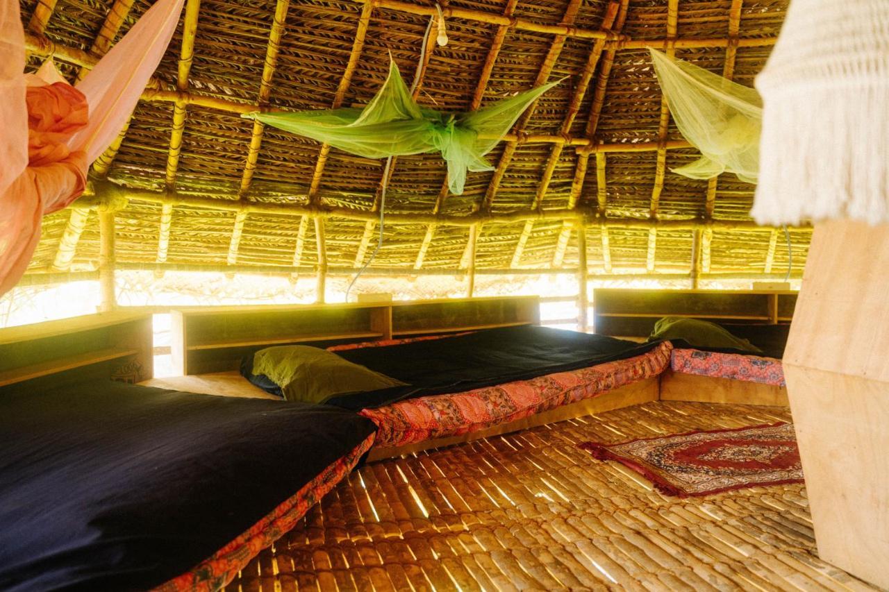 Beyond Community Lägenhet Auroville Exteriör bild
